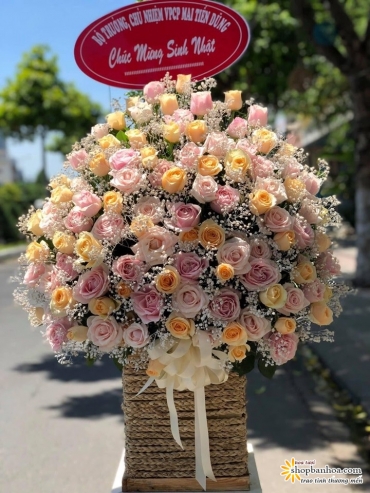 gio hoa hong dep nhat nen danh tang cho ai