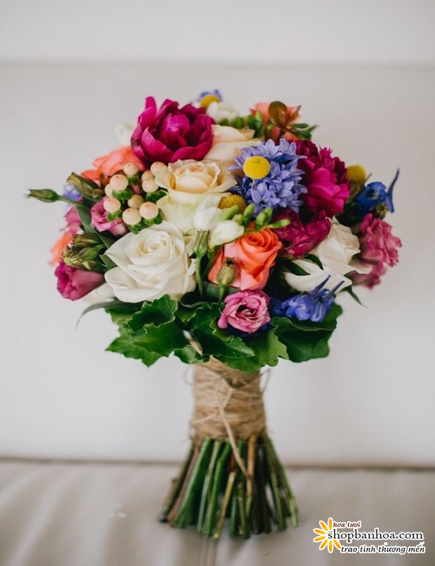 goi y 5 mau hoa cuoi cam tay dep 2019